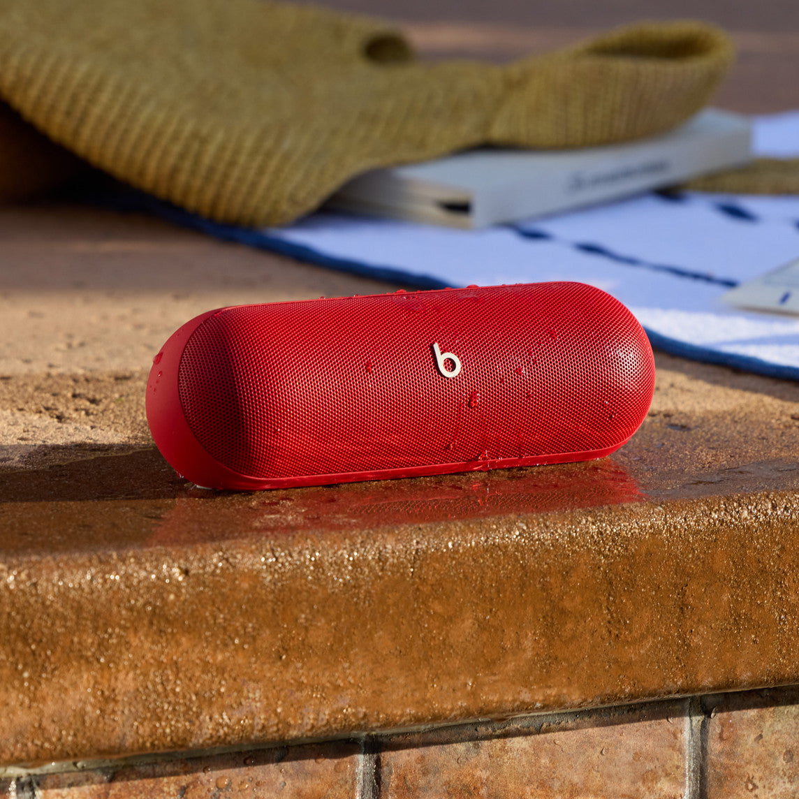 Beats Pill — Wireless Bluetooth Speaker — Statement Red
