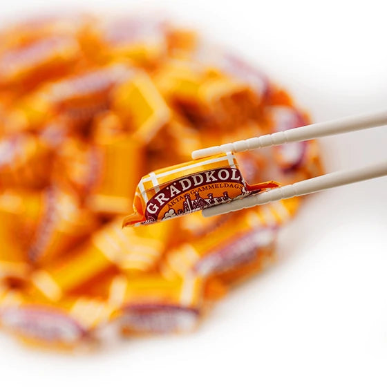 Ryfors Cream ToffeeChocolate & ConfectioneryIngredients:Sugar, glucose syrup, whole MILK powder (12%), CREAM, BUTTER, flavouring. May contain SESAME, PEANUTS and NUTS.