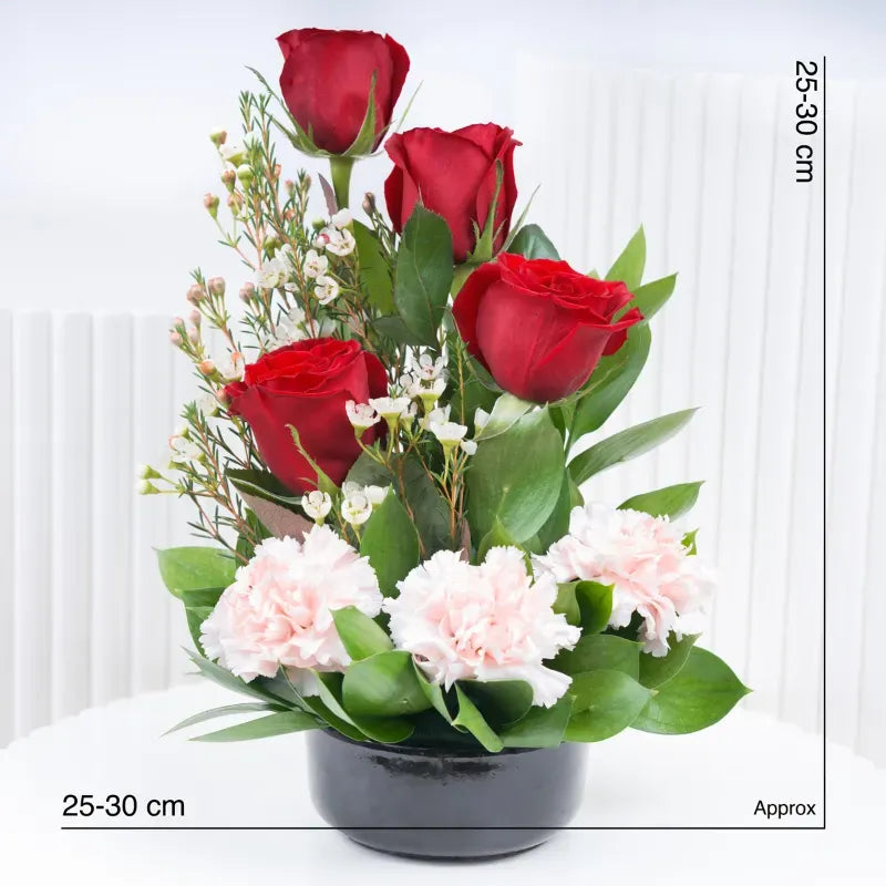 Valentine flower gift arrangement by Memories