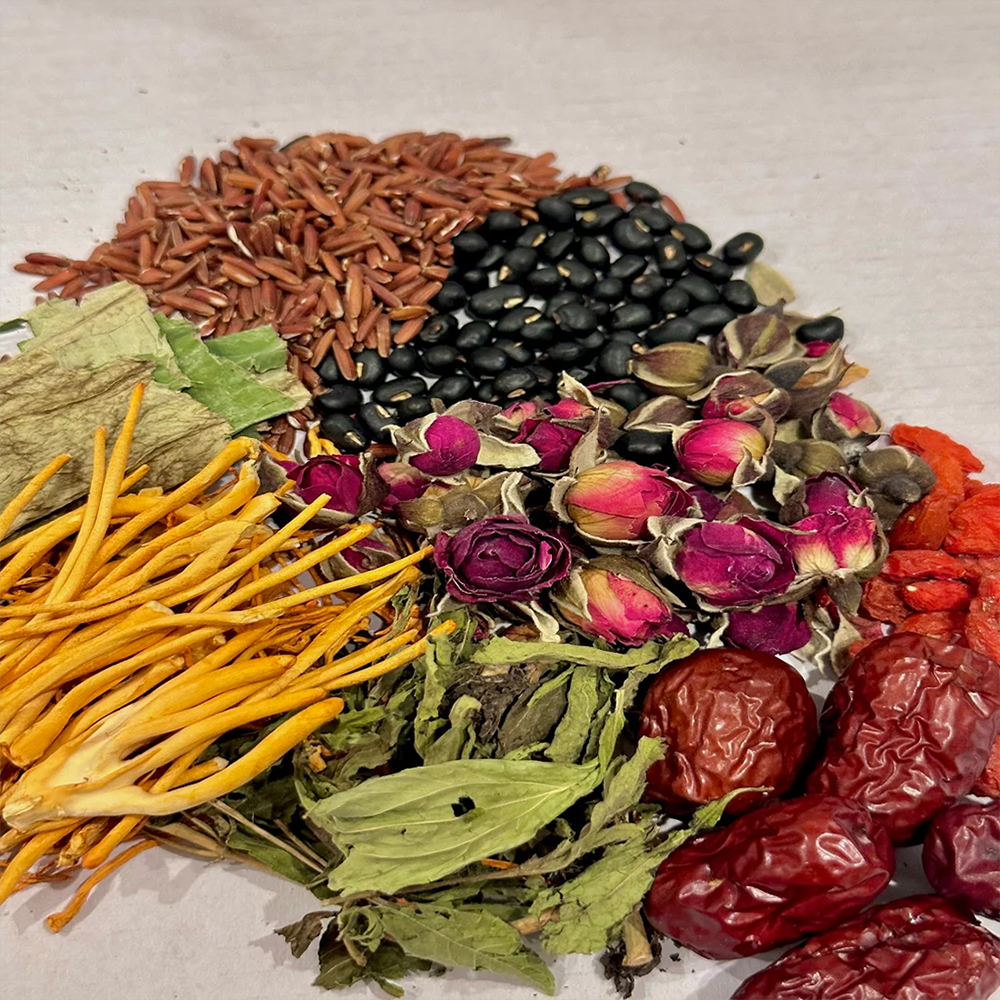 The Caphe Vietnam Cordyceps Beauty Tea - 20 Sachets | Premium Tea | Enhances Skin Health | Vietnamese Beauty Tea, Easy to Brew