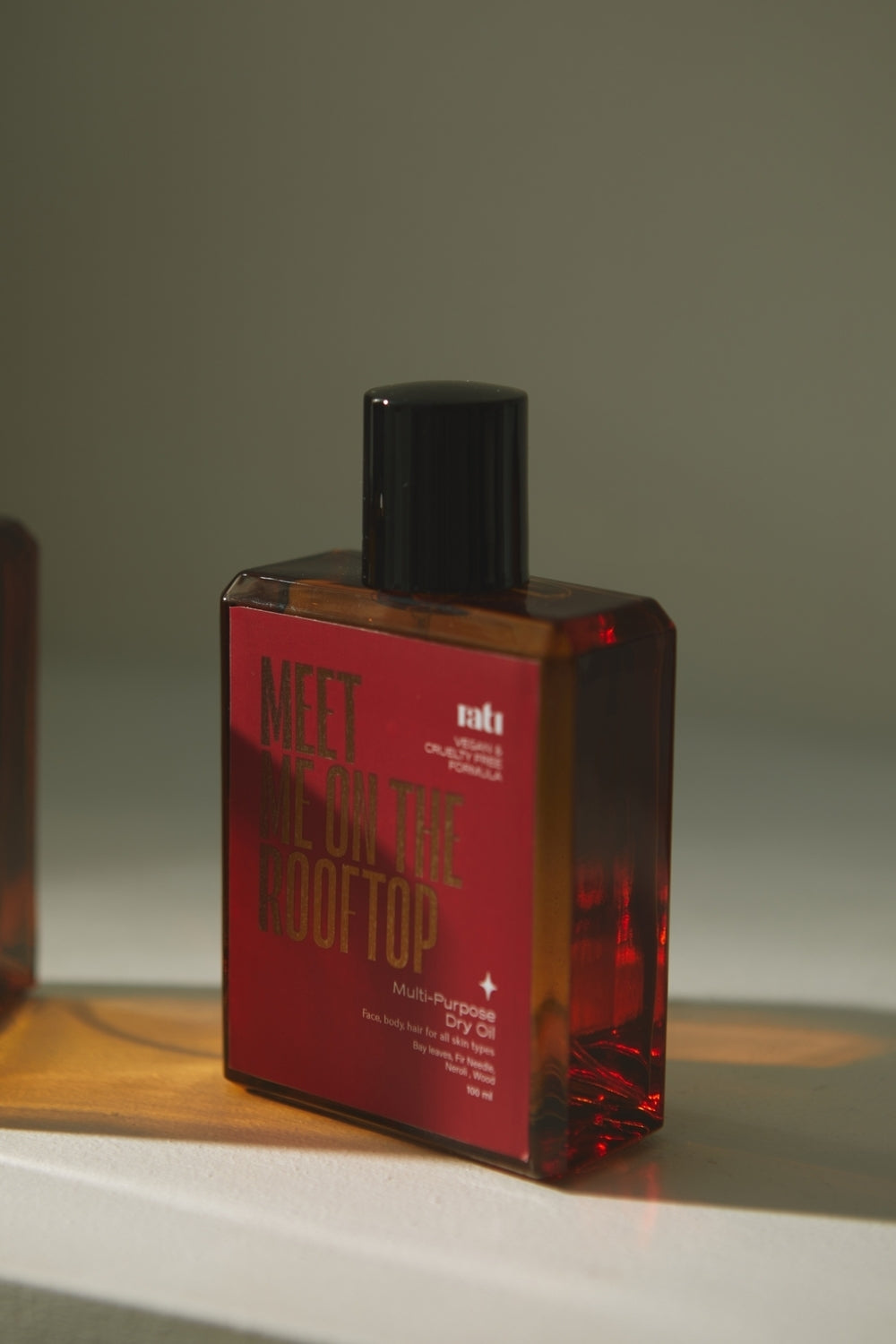 Multi-Purpose Dry Oil Meet Me On The Rooftop Multi-Purpose Dry Oil 100mlPersonal CareThe ultimate lightweight nourishing oil suitable for all skin types, designed to moisturize and soften the skin with a light texture that allows the oil to penetrate deep