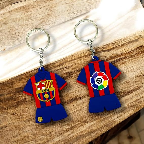 Football Club Jersey Keychain – Mini Soccer Shirt Keyring for Football Fans, Team Jersey Bag & Car Key Accessory