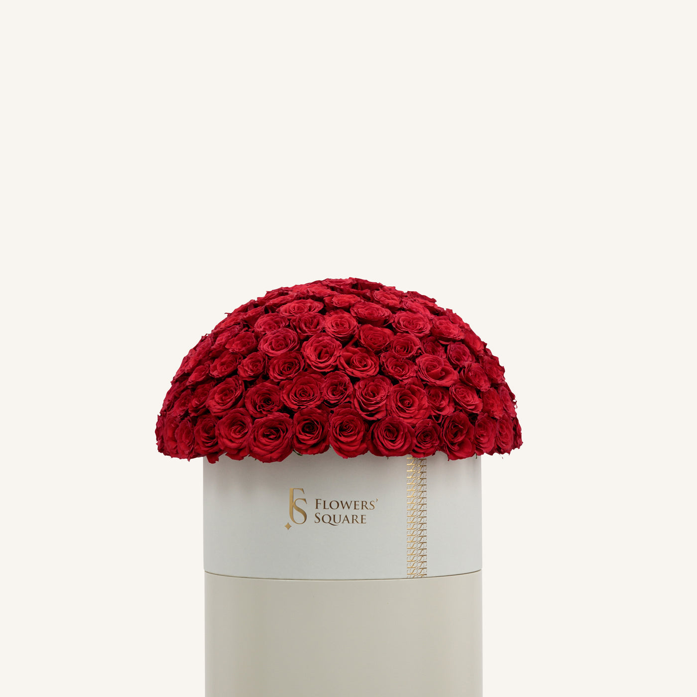 Red Roses Box Extra LargeFlowersSame-day delivery This box of deep red roses is perfect for expressing love and affection. With its rich color and delicate scent, it's sure to make a lasting impression on your loved one. Hand-picked and carefully arranged