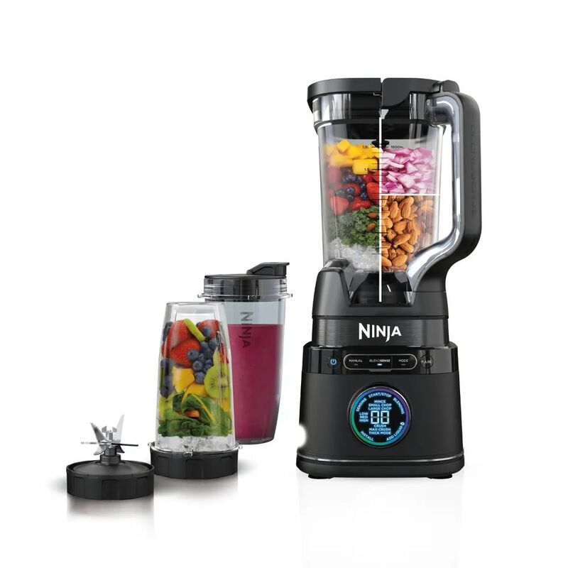 Ninja Detect Power Blender Pro smoothie preparation