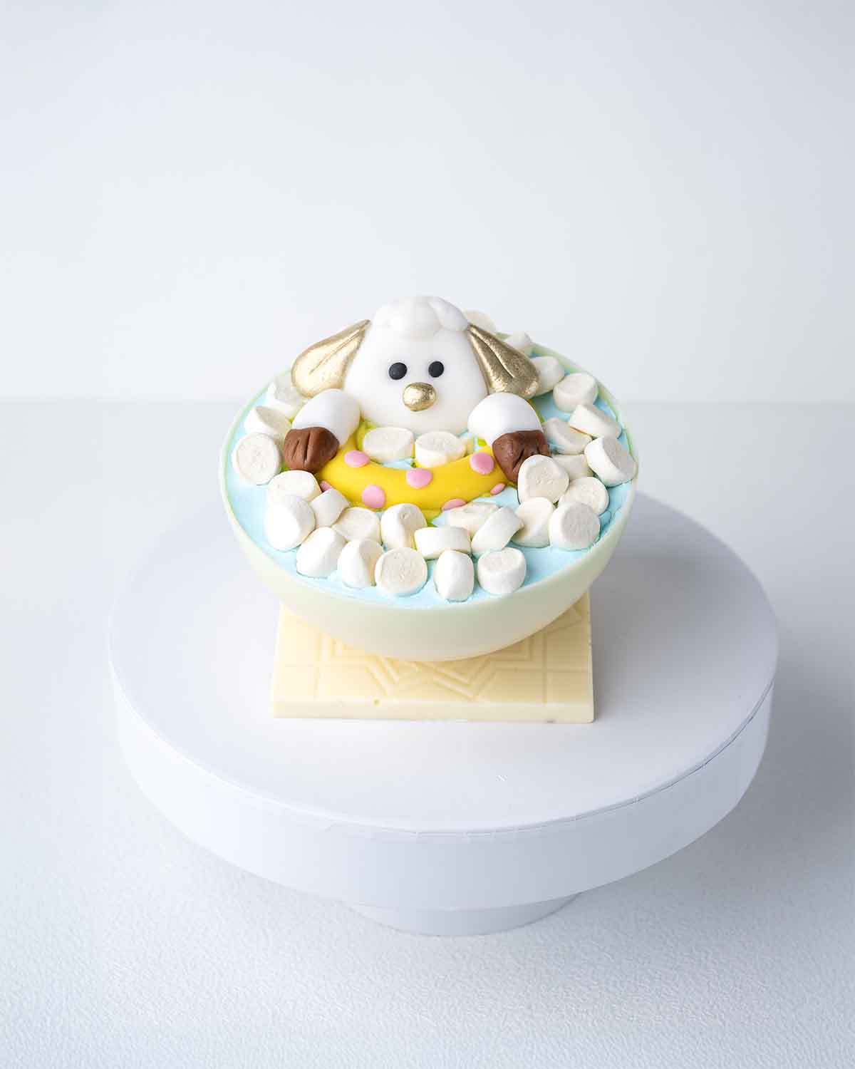 350gms Designer Vanilla EID special cakeChocolate & Confectionery350g Designer Vanilla Eid Special Cake – A Taste of Elegance Make your Eid celebrations memorable with this 350g vanilla cake, expertly designed and decorated to reflect the spirit of the se