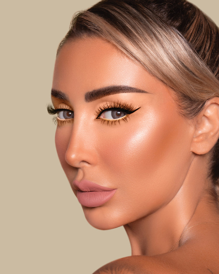 EYECANDY By Joelle Contact Lens C7 Slate GreyMake-UpThe C7 Slate Grey lenses from EYECANDY's C Line Collection provide a subtle yet striking transformation. The unique steely grey color, reminiscent of natural slate rock with a hint of blue, adds depth an