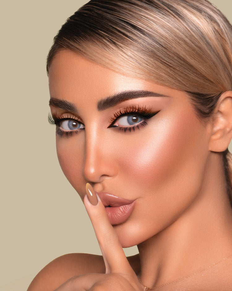 EYECANDY By Joelle Contact Lens C4 Ocean BlueMake-UpThe C4 Ocean Blue lenses from EYECANDY's C Line Collection provide a subtle yet striking transformation. The true blue color adds depth and dimension to your eyes, creating a refreshing and luminous effe