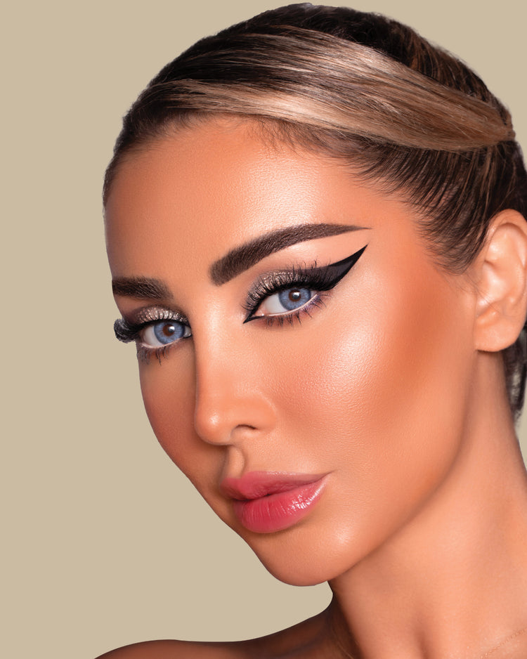 EYECANDY By Joelle Contact Lens C8 Beautiful BlueMake-UpThe C8 Beautiful Blue lenses from EYECANDY's Jetsetter Collection provide a subtle yet striking transformation. The unique turquoise blue color allows light to scatter and reflect different shades of