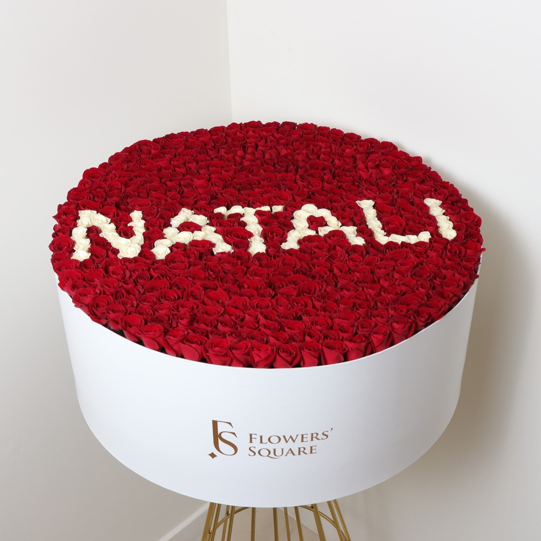 550 Spray Rose Box Red and WhiteFlowersSame-day delivery Introducing our 550 Spray Rose Box in beautiful red and white. A vibrant and versatile flower arrangement, this box features 550 delicate spray roses, adding a touch of elegance to any occasion. Wit