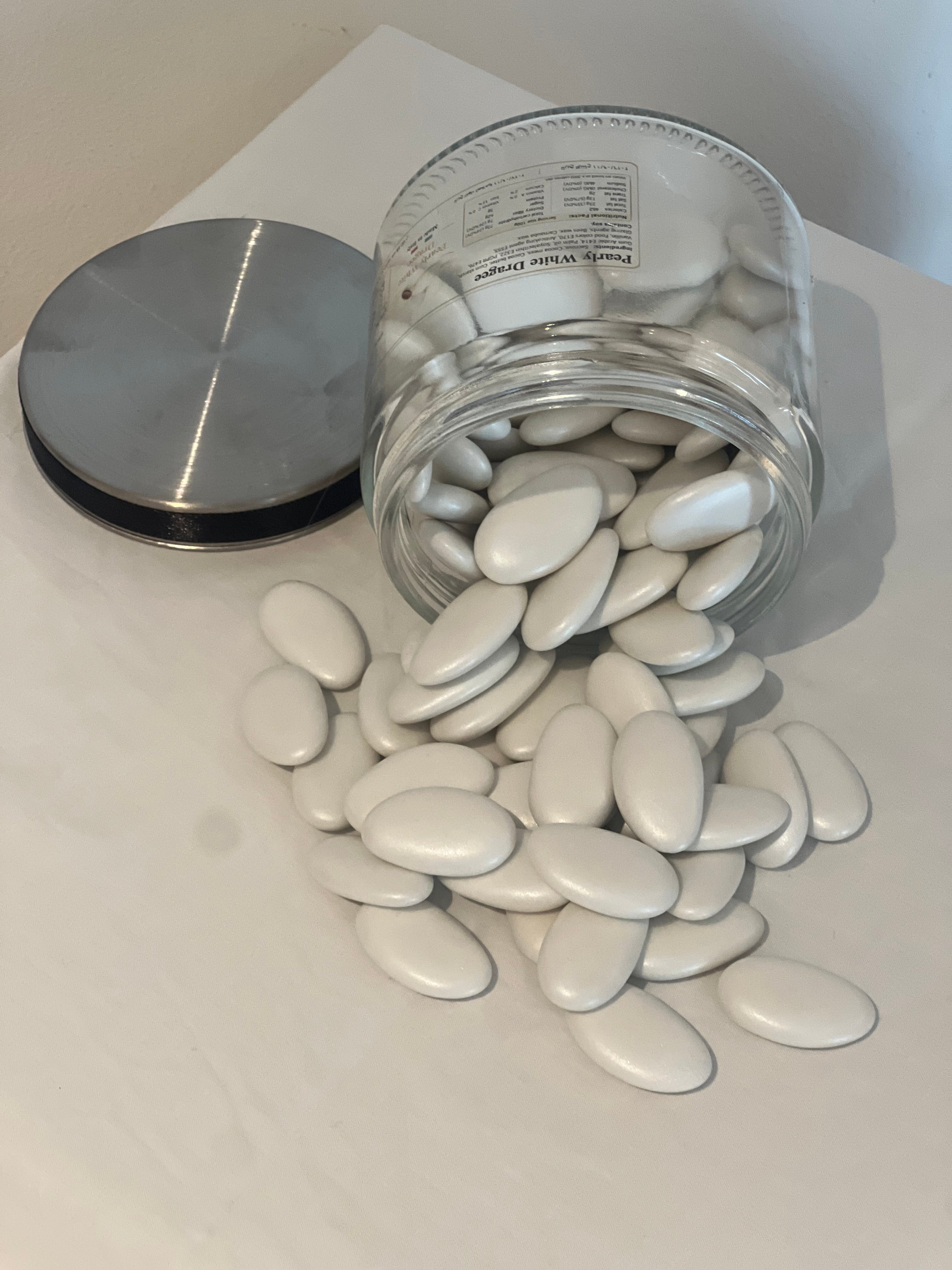 Pearl White Dragees with Dark Chocolate 260g