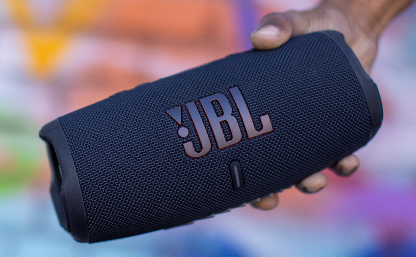 JBL Charge 5 Portable Bluetooth Speaker – Bold JBL Pro Sound, 20H Battery, IP67 Waterproof, Built-In PowerbankAudio & VideoThe JBL Charge 5 delivers powerful JBL Pro Sound with an optimized long excursion driver, separate tweeter, and dual bass radiators.