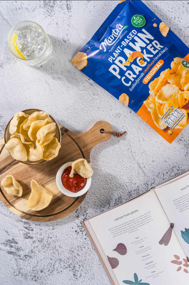 MANTRA Plant-Based Prawn Cracker 25G - Sour Cream & OnionSnacksA rich, creamy twist on classic prawn crackers! The combination of tangy sour cream and aromatic onion makes this snack irresistibly savory and satisfying, perfect for those who love a creamy,