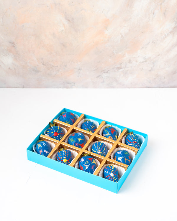 Diwali Theme Chocolate Covered StrawberriesChocolate & ConfectioneryYour Gift Contains: • 12 Chocolate covered strawberries in Diwali theme • Size of box: 24x18x4cm Handling and Storage • Keep away from direct heat and sunlight • Best stored between 12-18