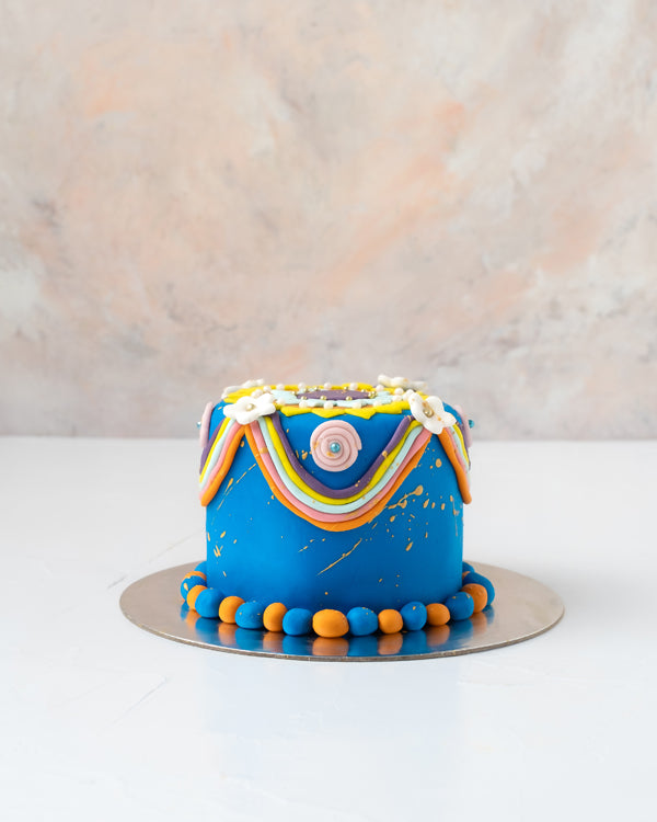 Diwali Celebration CakeChocolate & ConfectioneryYour Gift Contains: • 500g Diwali Theme Cake • Flavor: Chocolate/Vanilla/Red Velvet • Box Size: 16.5x16.5x20cm Handling and Storage • Keep away from direct heat and sunlight • Best stored between 12-18 °C •