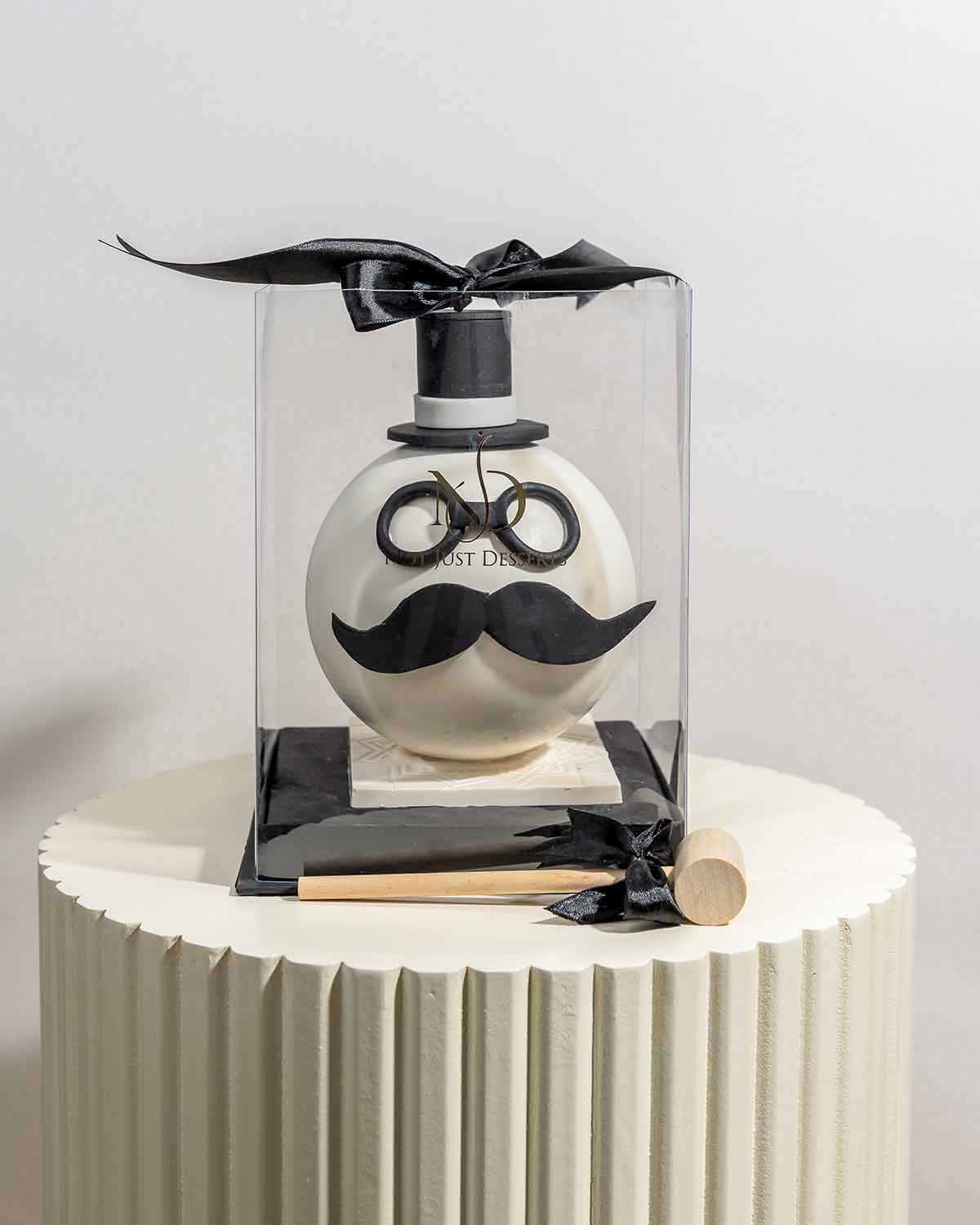 Daddy Cool Smashable ChocolateChocolate & ConfectioneryYour Gift Contains:• Fathers Day theme smash ball • 10 x Milk Chocolate Assorted Truffles • Flavors: Pistachio, Hazelnut, Speculoos, Peanut Butter and Roche (more flavor choices available) • Chocolate