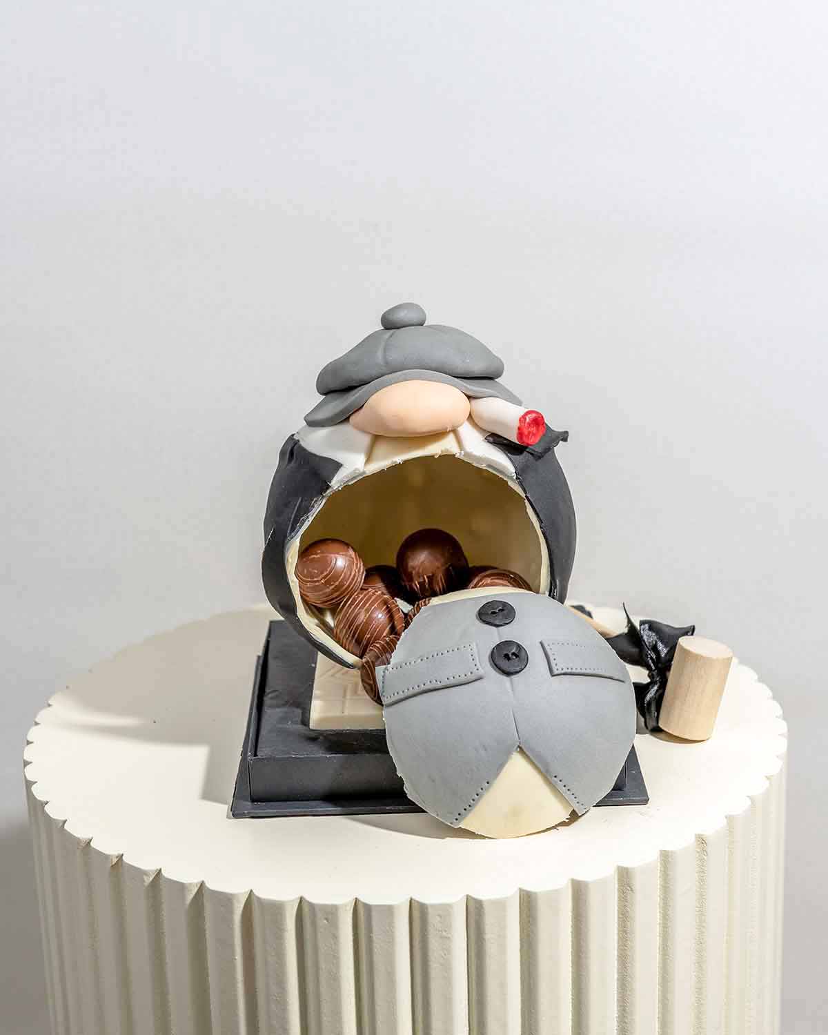 Grumpy Old Man Fathers Day ChocolateChocolate & ConfectioneryYour Gift Contains:• Fathers Day theme smash ball • 10 x Milk Chocolate Assorted Truffles • Flavors: Pistachio, Hazelnut, Speculoos, Peanut Butter and Roche (more flavor choices available) • Cho