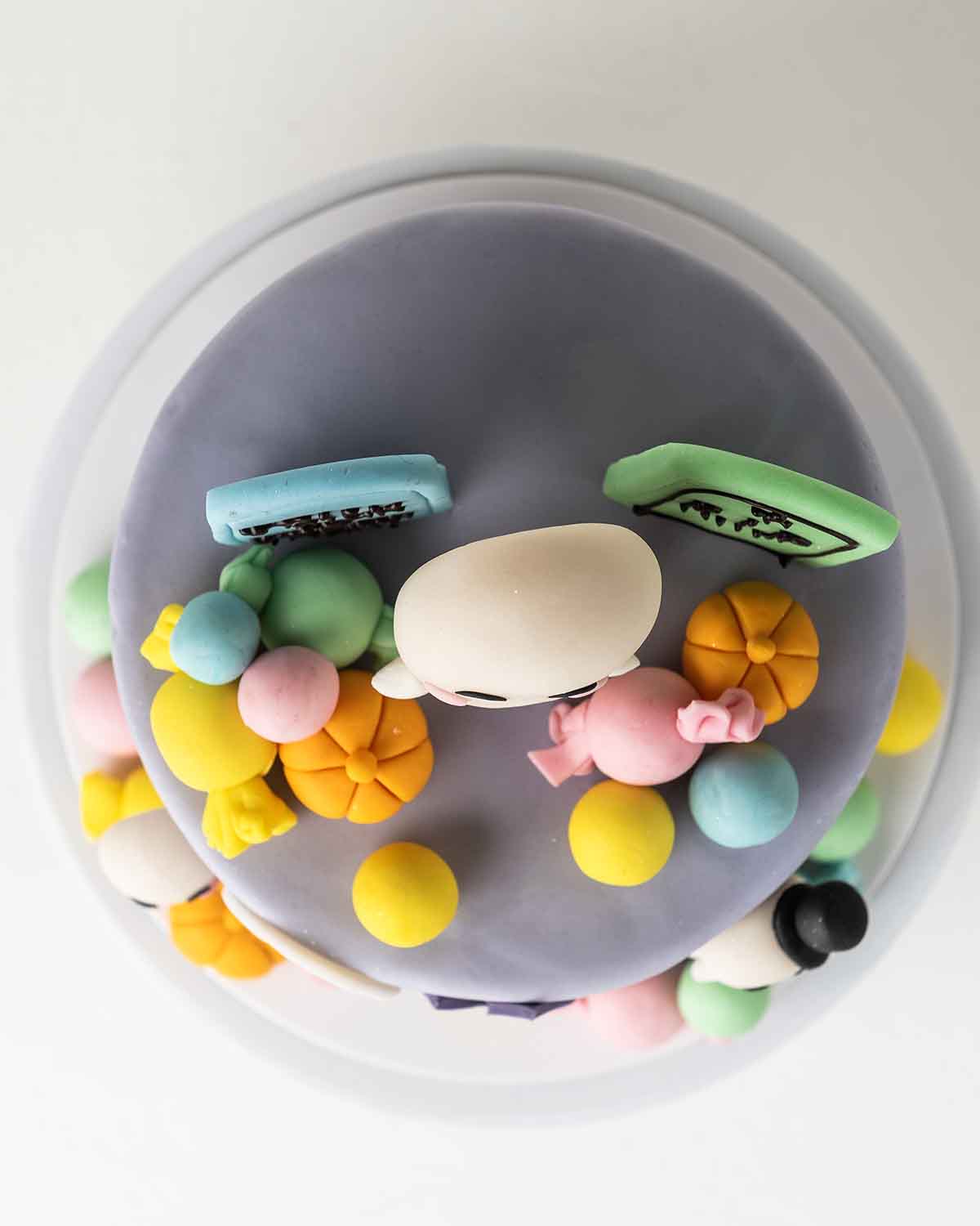 Halloween RIP CakeChocolate & ConfectioneryYour Gift Contains:• 1kg Halloween Theme Cake• Flavor: Chocolate/Vanilla/Red Velvet• Cake Size: 15x15x17cm• Box Size: 21x21x25Handling and Storage • Keep away from direct heat and sunlight• Best stored between 12