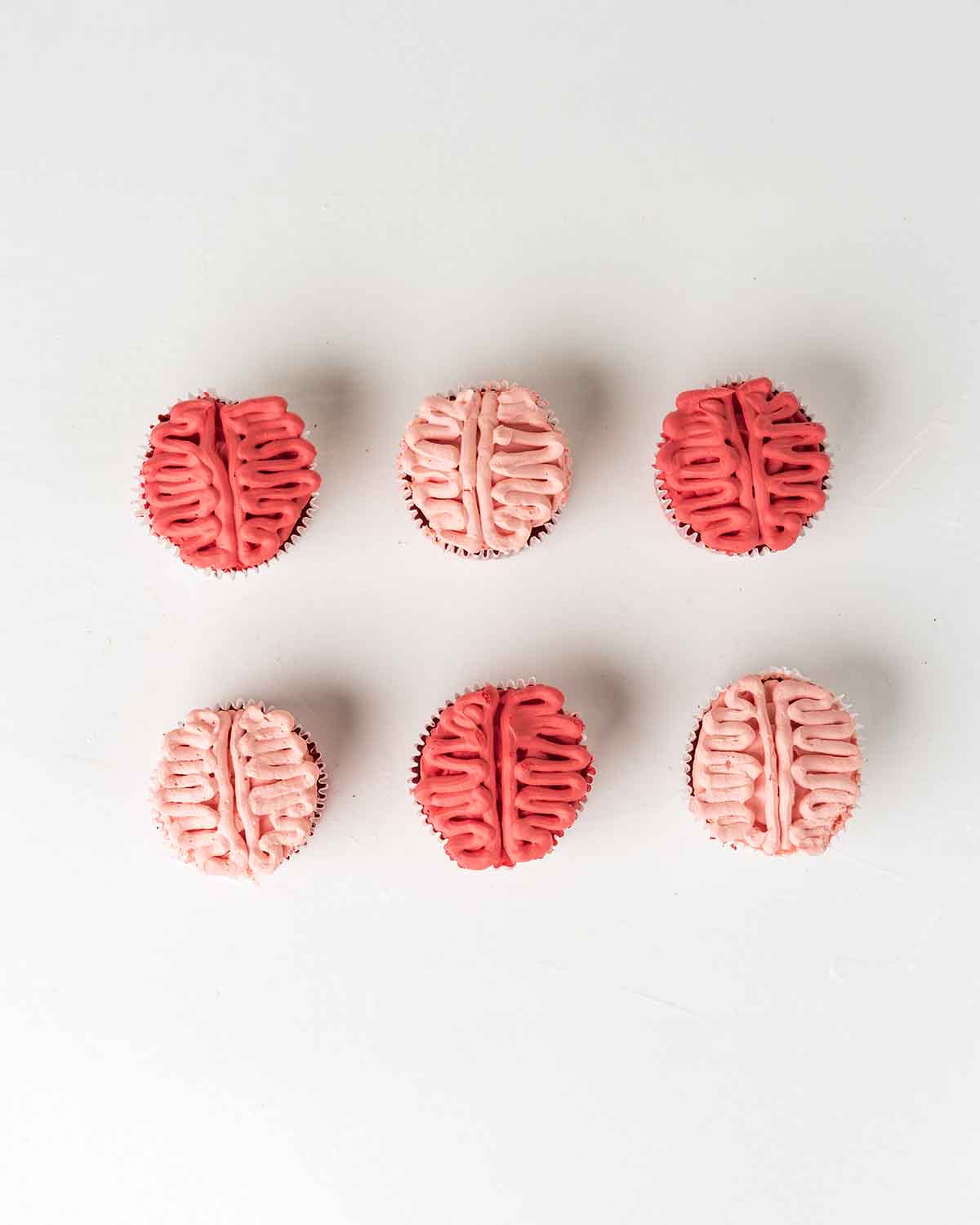 Zombie Brain CupcakesChocolate & ConfectioneryYour Gift Contains:• 6 Halloween Theme Cupcake• Flavor: Chocolate/Vanilla/Red Velvet• Box Size:24 x17x14cmHandling and Storage • Keep away from direct heat and sunlight• Best stored between 12-18 °C• Not suita