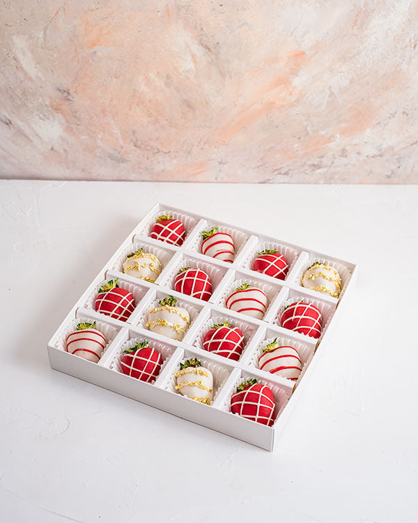Christmas Special StrawberriesChocolate & ConfectioneryYour Gift Contains: • 16 pieces chocolate covered strawberries in holiday theme • Flavor: White and Colored Chocolate Handling and Storage • Keep away from direct heat and sunlight • Best stored betwe