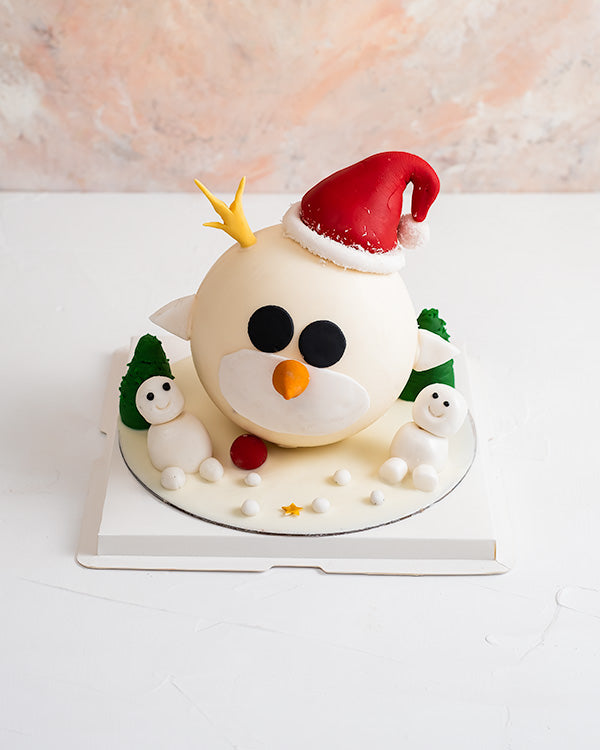 Christmas Pinata by NJDChocolate & ConfectioneryYour Gift Contains: • Smash ball made of White chocolate with 8 chunky Christmas theme assorted chocolates inside • Weight: 800 grams approx. • Flavors: Pistachio, Sepculoos, Hazelnut, Praline, Peanut Butter