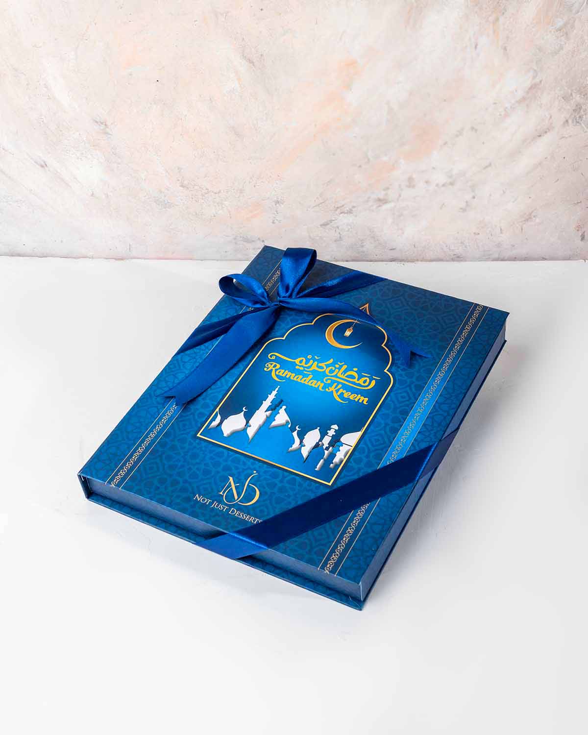 Ramadan Advent Calendar by NJDChocolate & ConfectioneryYour Gift Contains:• 15 x Chocolate covered dates with roasted nuts• 15 x Assorted Milk Chocolates• Chocolate Flavors: Pistachio, Hazelnut, Speculoos, Peanut Butter, Roche and Speculoos • Chocolate We