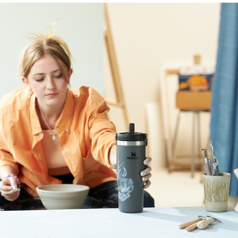 STANLEY The Iceflow Flip Straw Tumbler | 30oz - CharcoalKitchen StorageDelivery within 7-10 working days These bold, colorful tumblers are made to keep you hydrated in a fully functional style. Ideal for car commutes or workouts at home, it has a built-in