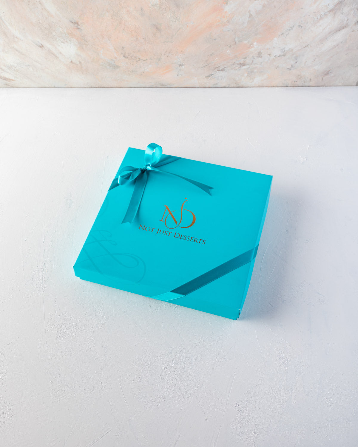 29pcs Assorted Xmas Collection by NJDChocolate & ConfectioneryYOUR GIFT CONTAINS 29pcs (approx 800gms) of Christmas theme assorted milk chocolates in Christmas theme shapes such as Ginger bread man, snowflakes and Christmas tree Flavors: Available in 6 di