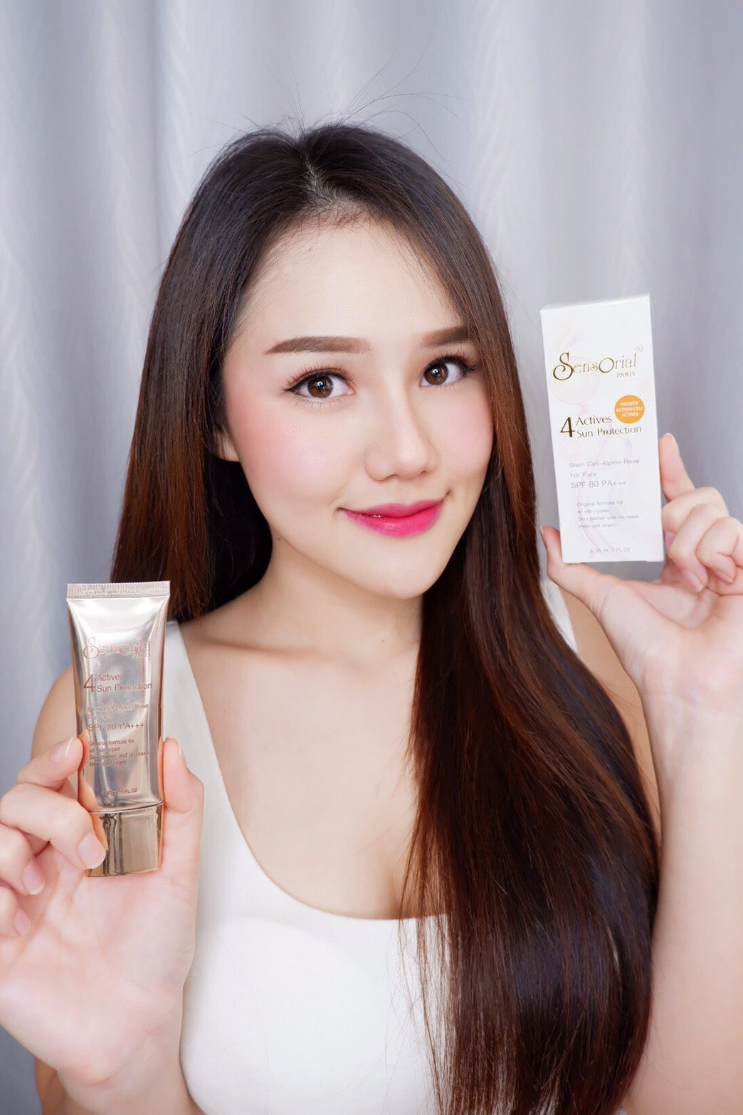 Sensorial Stem Cell Sun Protection SPF Booster 80Personal CareA mild and light sunscreen cream with a non-greasy and silk layer. Brightens your skin tone and shields with UVA, UVB and UVC protection. It can be used as concealer, make up base or cream foun