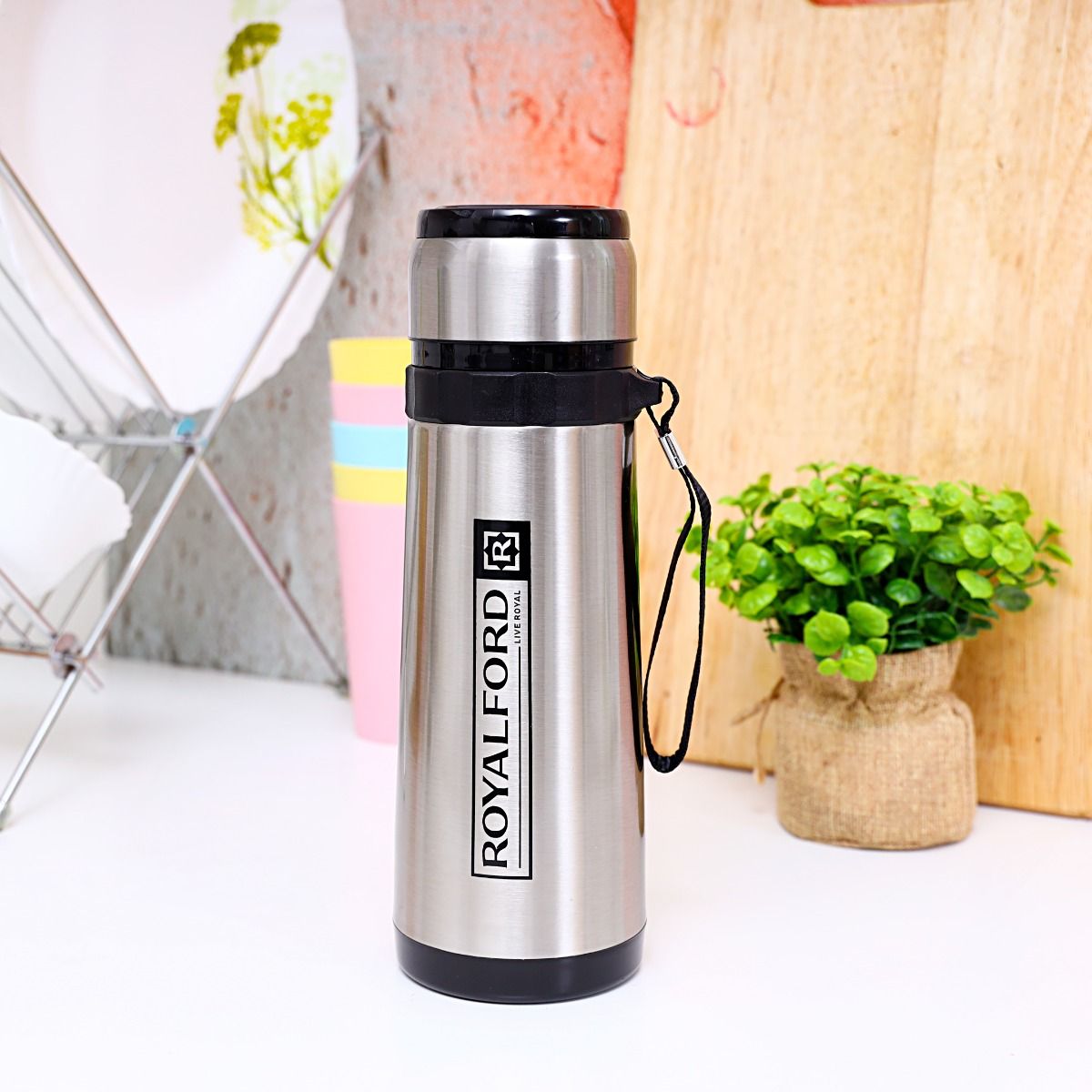 Royalford Stainless Steel Vacuum Bottle | 600 ml | RF9459 | Stainless Steel Flask & Water Bottle - Hot & Cold Leak-Resistant Sports Drink Bottle - Vacuum Insulation Bottle for Indoor Outdoor UseKitchen StorageWhether you\'re looking for the best reusable
