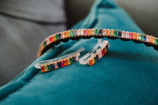 HAIRHALO Rosie Fortescue Trendy TreasureHair Careinvisibobble® teamed up with British jewelry designer Rosie Fortescue to create the world’s first hair-loving hair jewelry. HAIRHALO get’s some extra bling with gorgeous rainbow rhinestones to transform you