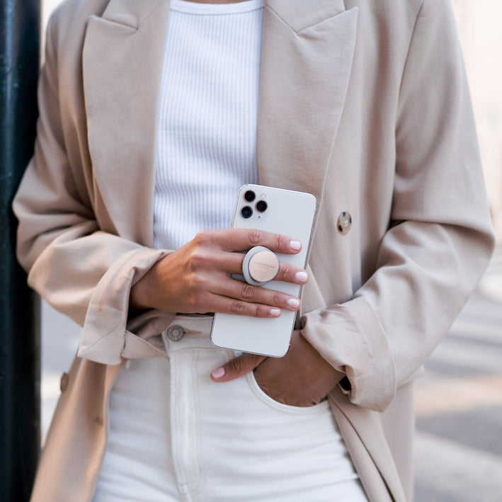 Vonmahlen BackFlip Signature Metal Phone Grip + Magnetic Holder - Wireless Charge Support EditionMobile AccessoriesBackflip is our ultra-slim phone grip that always keeps your phone safely in your hand. Thanks to its intuitive and multifunctional design,