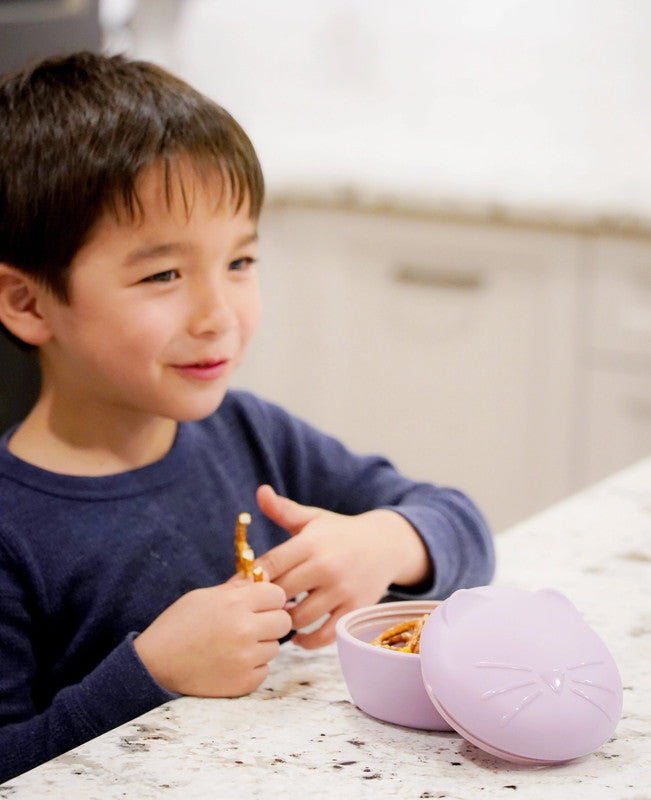 Melii Silicone Bowl with Lid & Utensils - Purple CatNursing & FeedingThere is nothing messier than a toddler self-feeding, but if your little one is covered in apple sauce from head to toe, they may as well have fun doing it! Our cat spoon and fork set is