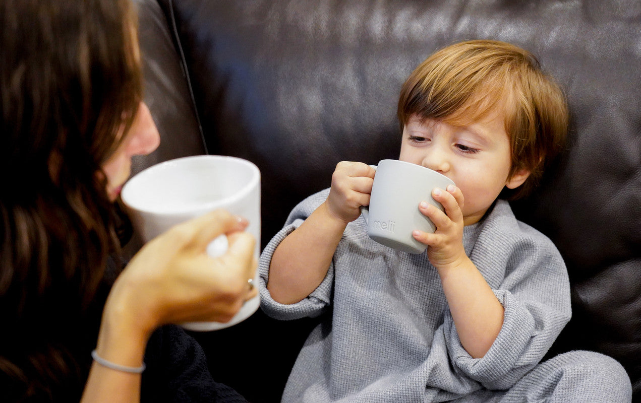 Melii Silicone Bear Mug - 2 Pack (Pink & Grey)Nursing & FeedingWe are parents whose energy is fueled by an abundance of caffeine! This mug was designed for kids who love to pretend that they’re drinking coffee just like grownups (let’s be honest it’s hot
