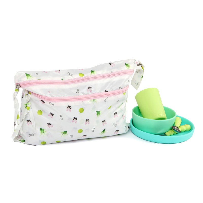 Melii Wet Bag - White & Pink BulldogDiaperingThese 100% waterproof wet bags are great for storing wet clothes – if you’re in the throes of potty training you’ll understand the need for a bag that keeps the wet stuff in! Also great for storing wet swimsuit