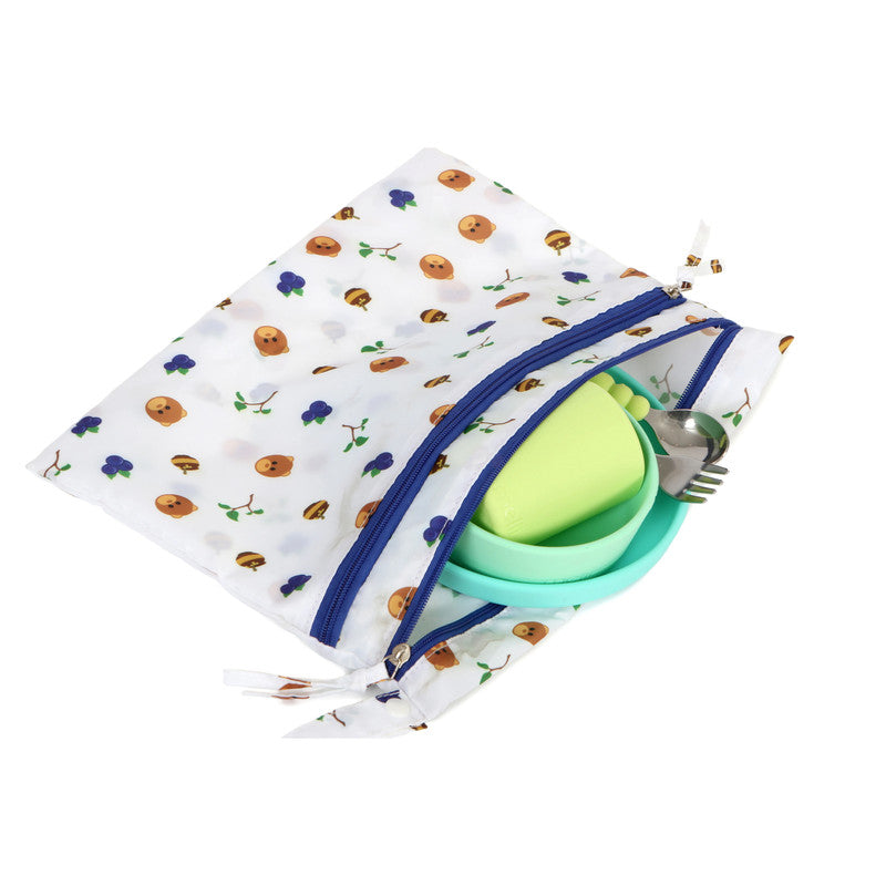 Melii Wet Bag - White & Navy BearDiaperingThese 100% waterproof wet bags are great for storing wet clothes – if you’re in the throes of potty training you’ll understand the need for a bag that keeps the wet stuff in! Also great for storing wet swimsuits,