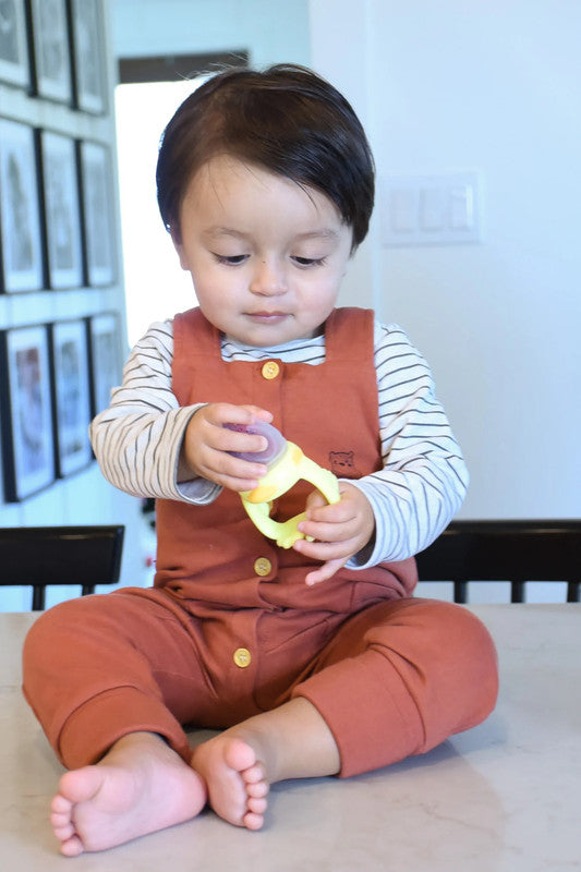 Melii Duck Fresh Feeder - 2 Pack YellowNursing & FeedingThese 100% silicone perforated bulbs are the perfect way to safely introduce first solid foods to babies. The small holes in the silicone bulbs allows baby to safely taste small amounts of food. The
