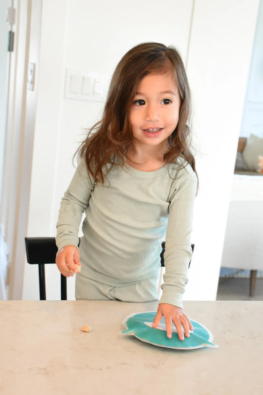 Melii Reusable Snack Bags with Zip Closure- 6 Pcs Animals DesignNursing & FeedingPacking snacks has never been more adorable than with Melii’s Reusable Snack Bags! With a zip leak-proof seal, these bags will keep your little one’s food fresh and allow you