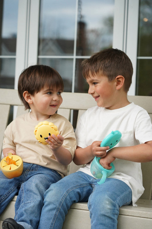 Melii Snack Container with Finger Trap - Turquoise SharkNursing & FeedingYour toddler and kids can carry and store snacks in adorable style! This kid-sized, cute animal themed, playful, food storage container makes snacking fun which encourages independen