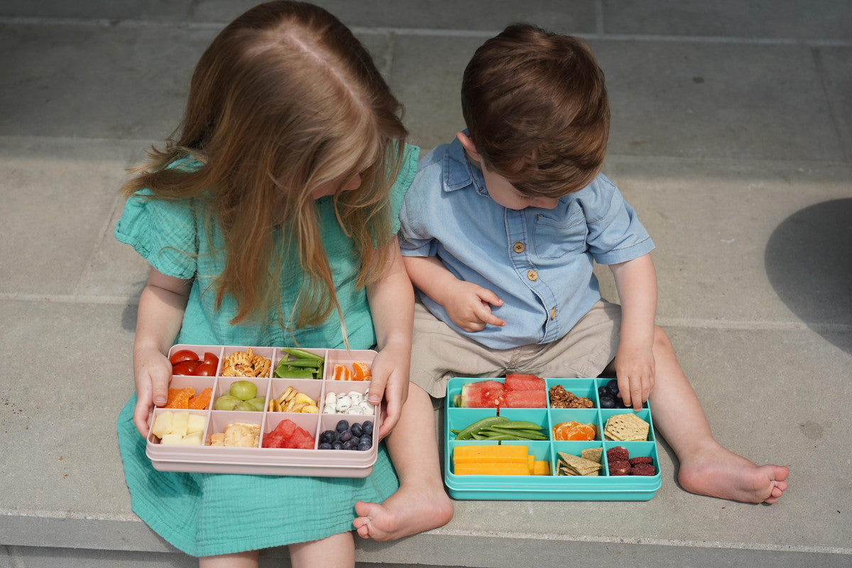 Melii Snackle Box with Removable Divider - 4 oz TurquoiseNursing & FeedingThe Snackle Box is the perfect companion for busy parents and adventurous kids who love snacks on the go. Inspired by the design of a tackle box, this innovative snack container fea