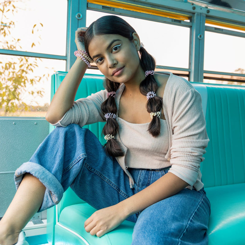 IB ORIGINAL Retro Dreamin 50 Shades of HueHair CareThe secret of the ORIGINAL invisibobble lies in its spiral shape. Because the invisibobble distributes pressure evenly around your ponytail, you get a strong and comfortable fit. The invisibobble ORIGINAL