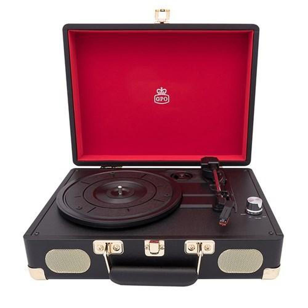 GPO Retro - Soho Vinyl Record Player + Built-in Speaker BlackAudio & VideoPlays 33, 45 and 78 speed records Built in twin stereo speakers with 2x 1.5 watt output (3 watts total) Auto Stop Compatible with all external speakers including the GPO Westwood an