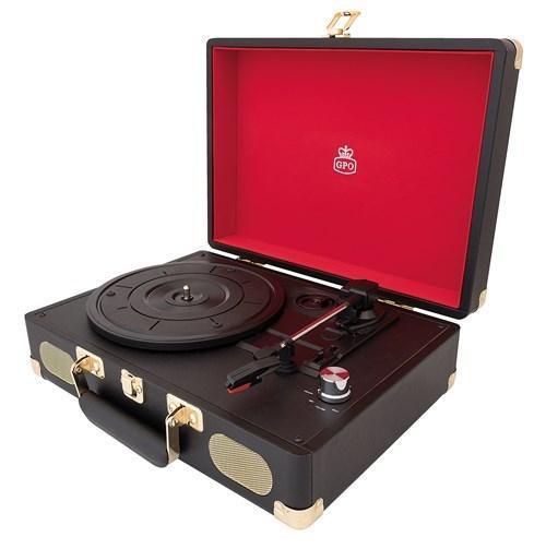 GPO Retro - Soho Vinyl Record Player + Built-in Speaker BlackAudio & VideoPlays 33, 45 and 78 speed records Built in twin stereo speakers with 2x 1.5 watt output (3 watts total) Auto Stop Compatible with all external speakers including the GPO Westwood an