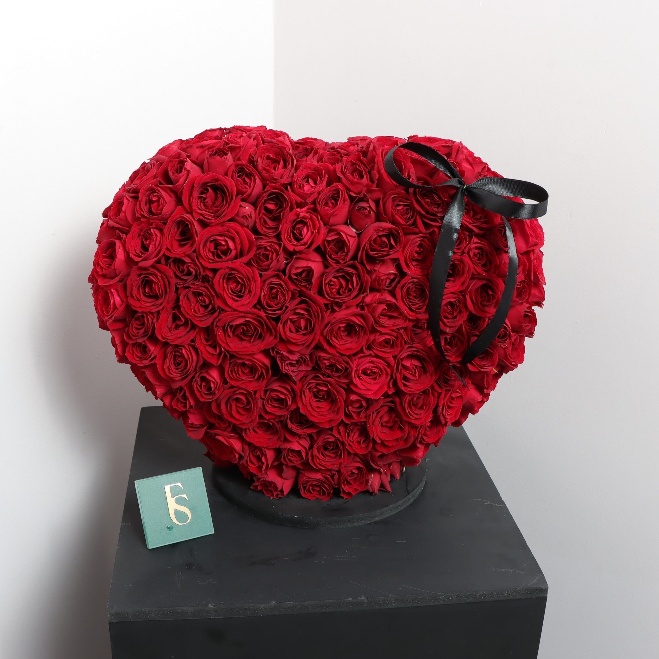 3D Heart RoseFlowersSame-day delivery Your Gift Contains: Experience true love with our 3D Heart Rose. This beautiful rose is meticulously crafted with stunning 3D technology, adding depth and intricacies to its delicate petals. Perfect for gifting, this