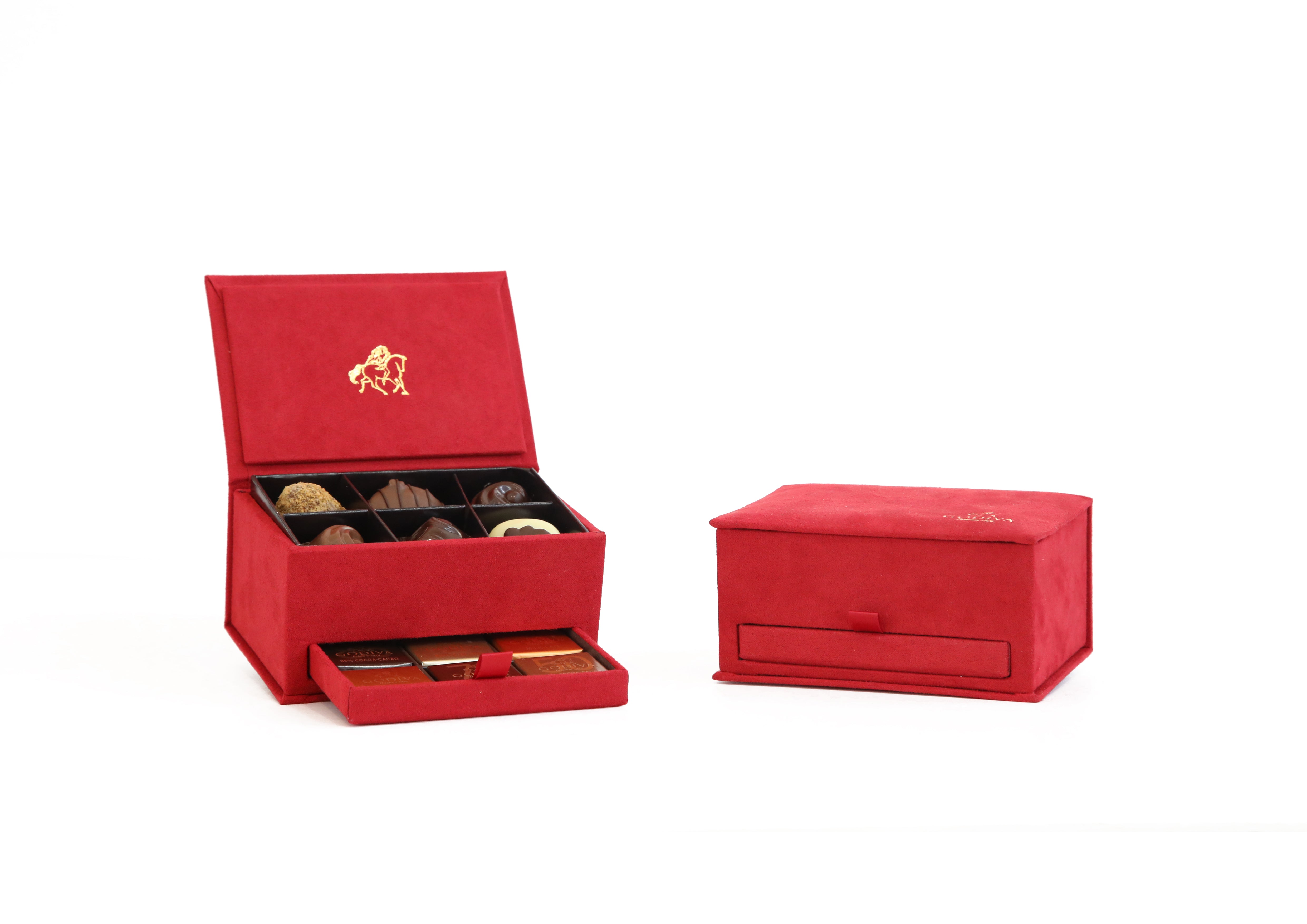 Godiva Mini Royal Box - RedChocolate & ConfectioneryThe finest of GODIVA's chocolates have been selected in these editions. The delicious recipes made with the finest ingredients reflect GODIVA's Chefs Chocolatier strong know-how. Discover smooth ganaches