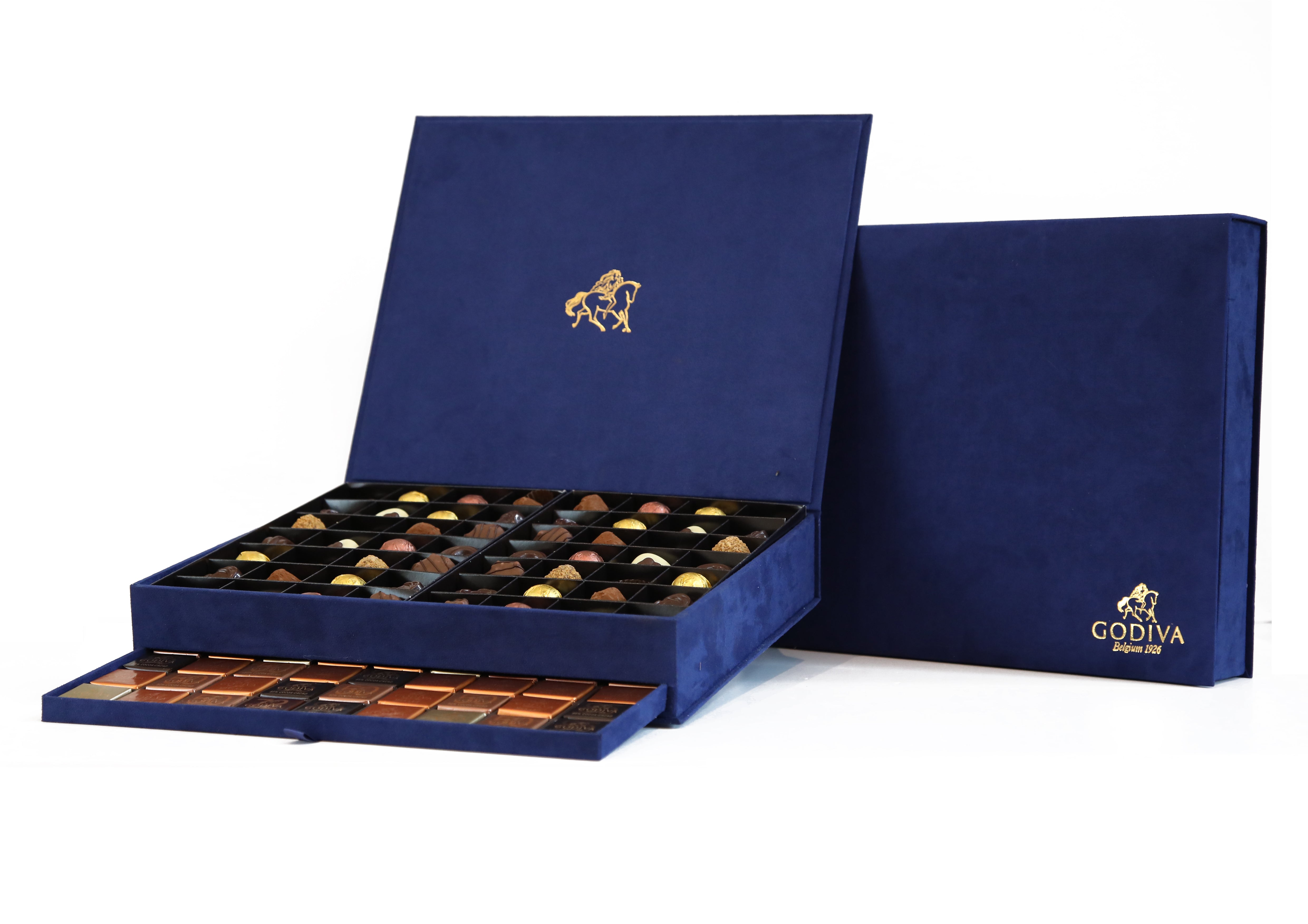 Godiva Extra Large Royal Box - NavyChocolate & ConfectioneryThe finest of GODIVA's chocolates have been selected in these editions. The delicious recipes made with the finest ingredients reflect GODIVA's Chefs Chocolatier strong know-how. Discover smooth