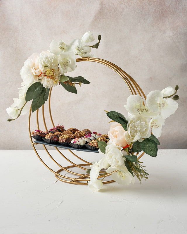 Ramadan Gift by NJDChocolate & ConfectioneryYour Gift Contains:• 4 pieces White chocolate covered Rose flavour majdoul dates• 8 pieces Milk chocolate covered Rose flavour majdoul dates • 8 pieces Milk chocolate and roasted Pistachio covered majdoul dates