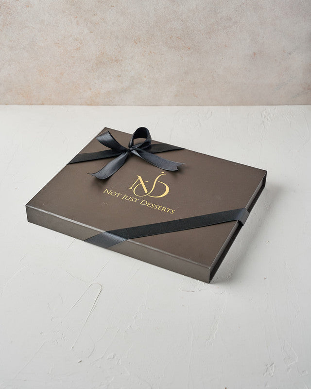 Sugarfree Desserts by NJDChocolate & ConfectioneryYour Gift Contains: • 5 Almond and Dates enegry Balls • 5 Pistachio and Dates enegry Balls • 5 Mango stuffed Majdoul dates • 5 Pistachio stuffed Majdoul dates • 10pcs Pistachio and Almond flavour Energy bi