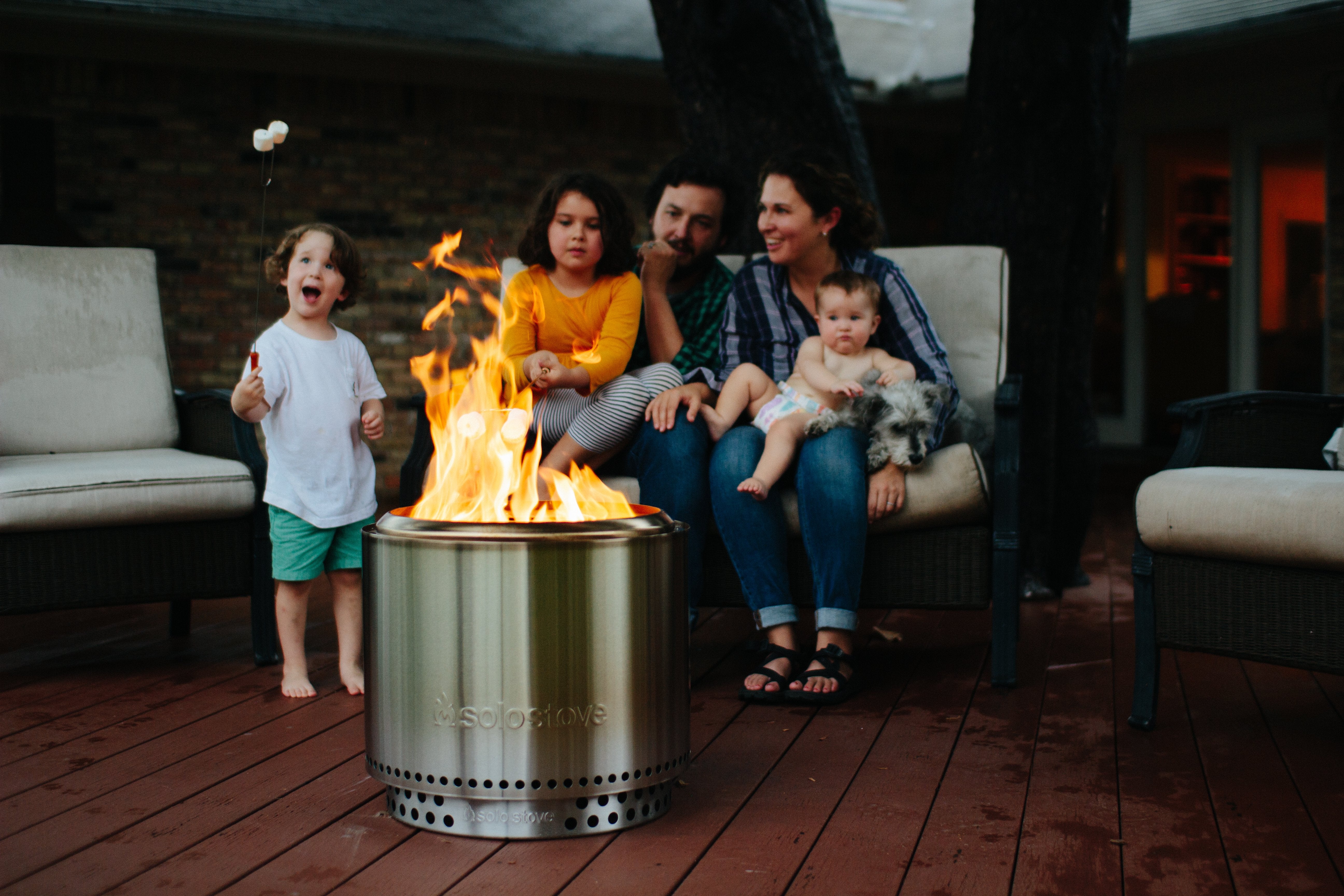 Solo Stove Bonfire Portable Fire Pit + StandOutdoorCongrats, you've found Solo Stoves best selling smokeless fire pit!The Solo Stove Bonfire, the worlds most unique fire pit, pushes the limits of both combustion airflow efficiency and minimalist outdoor d