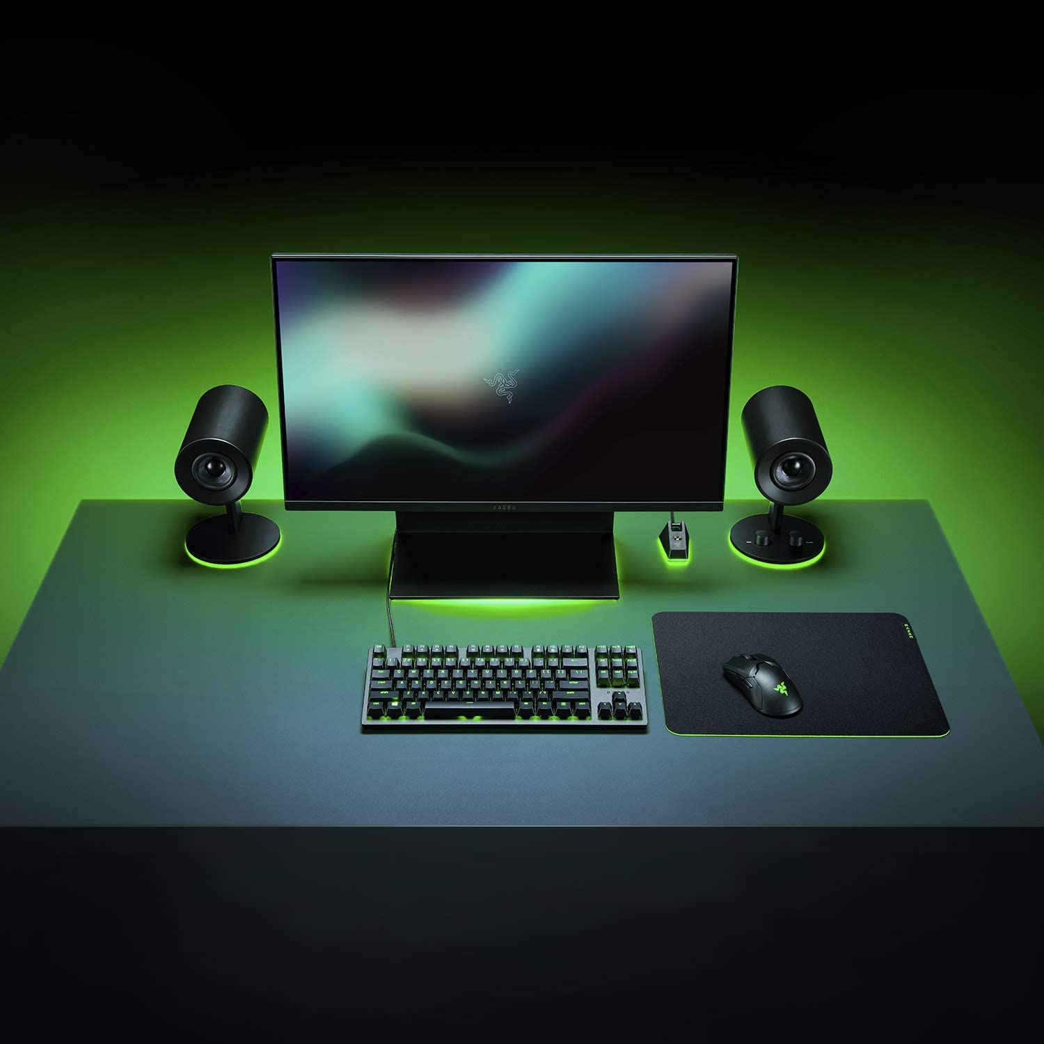 Razer Gigantus V2 Medum - Soft Gaming Mouse Mat for Speed and Control, 360 x 275 x 3 mm, Non-Slip Rubber, Textured Micro-Weave Cloth - RZ02-03330200-R3M1