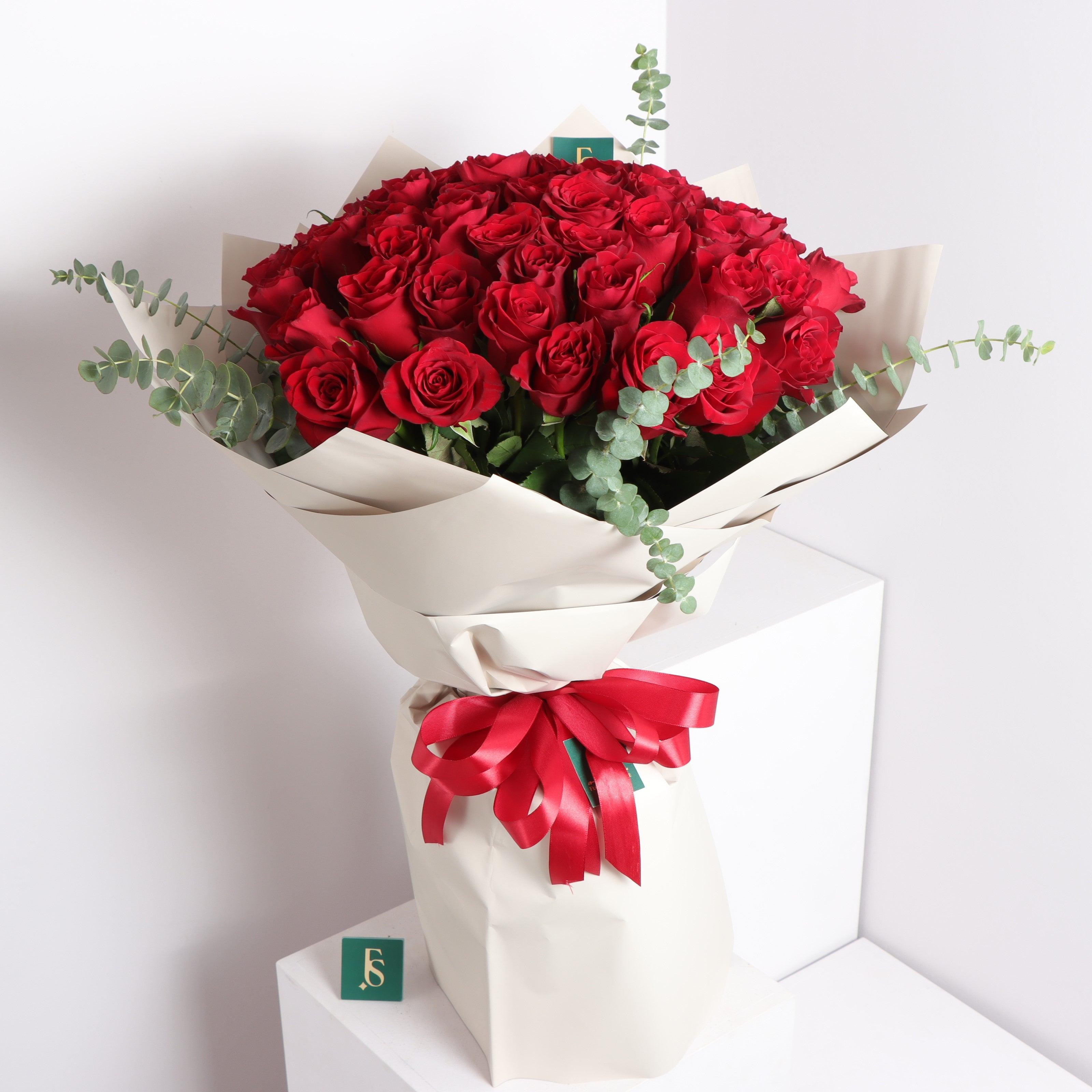 Red Queen BouquetFlowersSame-day delivery Treat yourself or a special someone to a stunning bouquet of beauty and love. Ready to impress and make your loved one smile, this romantic bouquet will fill the air with its natural fragrance. Make your grand ges